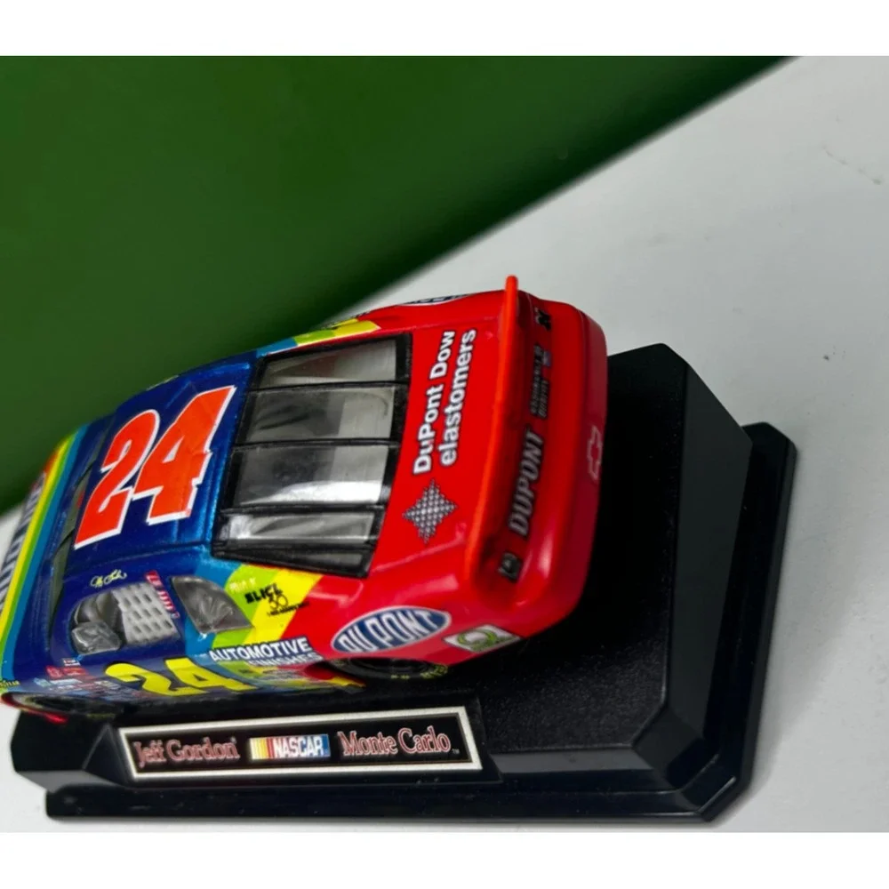 Jeff Gordon 24 DuPont NASCAR Chevrolet Monte Carlo Diecast 1998 Hasbro Display